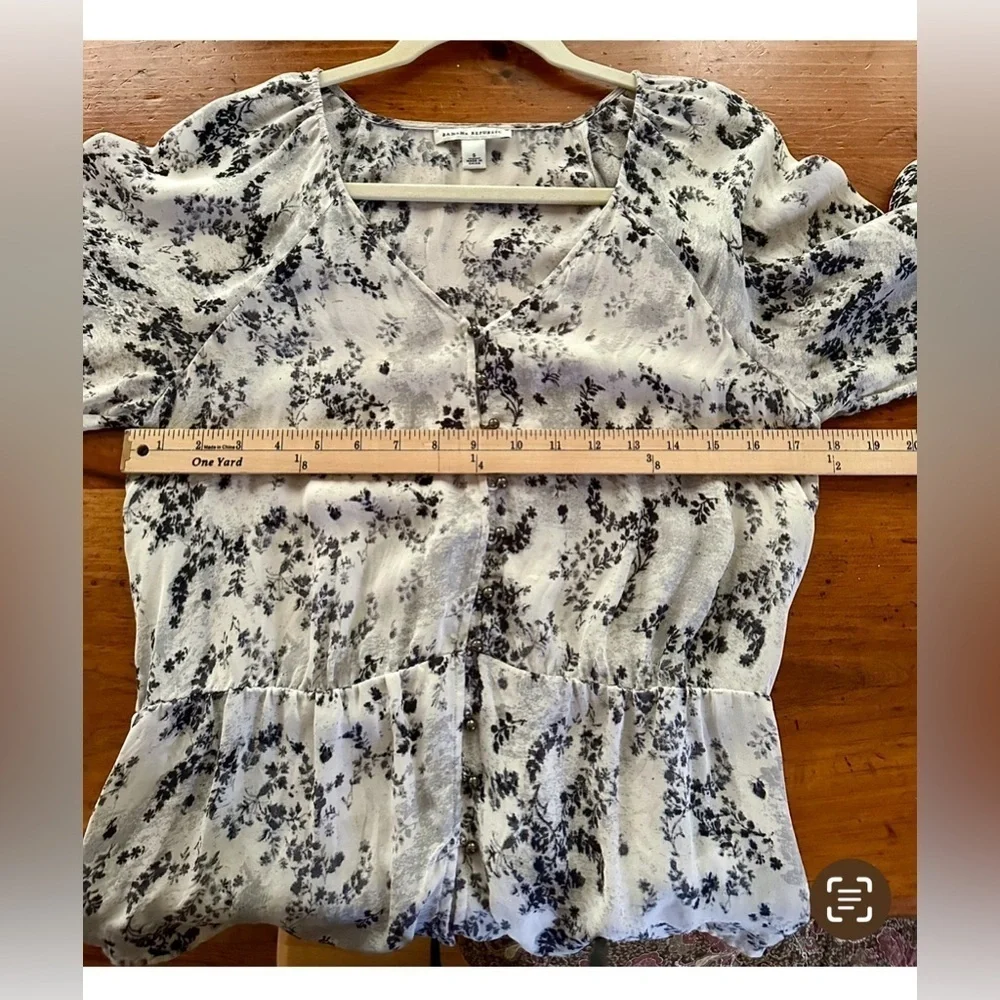 Banana Republic SILK Blouse Sz S Chic Coquette Versatile Feminine Boho